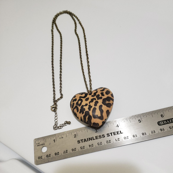 Large Wooden Leopard Print Pendant Necklace - Picture 3 of 6
